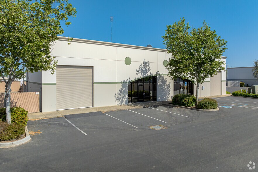 More Photos Of 4221 Duluth Ave, Rocklin Industrial For Sale