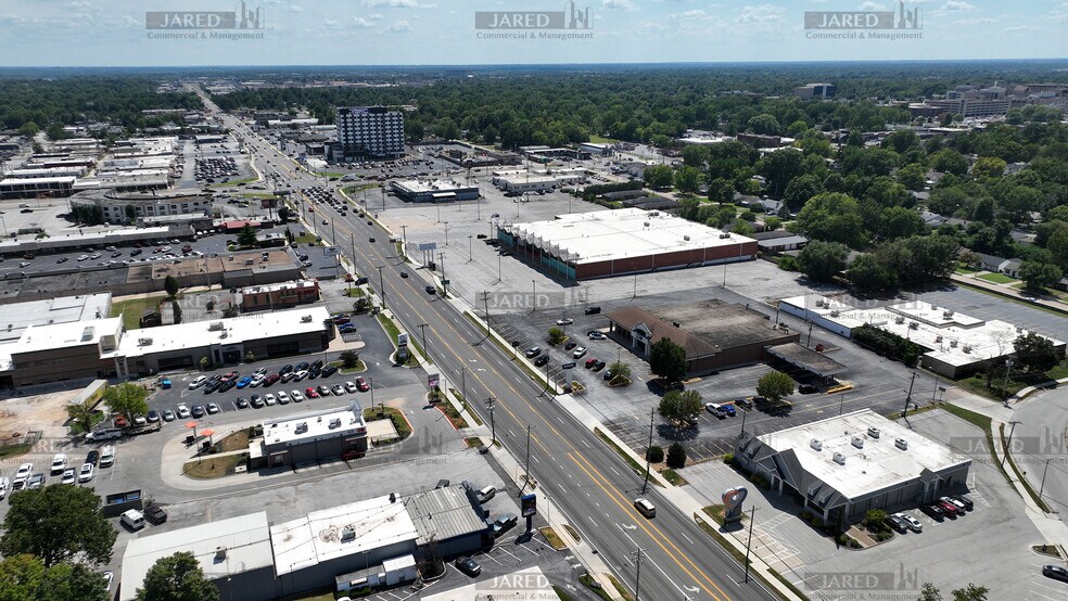 More Photos Of 1615 S Glenstone Ave, Springfield Bank For Lease