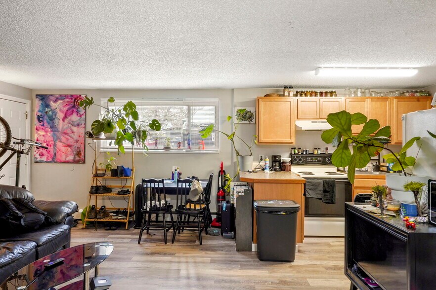 More Photos Of 316 E Brookside, Colorado Springs Apartments For Sale