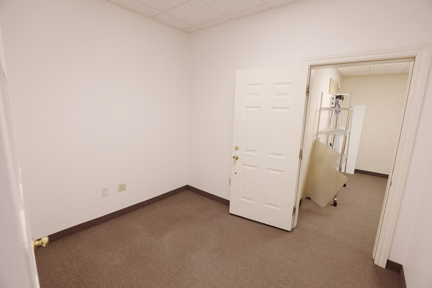 More Photos Of 50 Pearl Rd, Brunswick Office For Lease