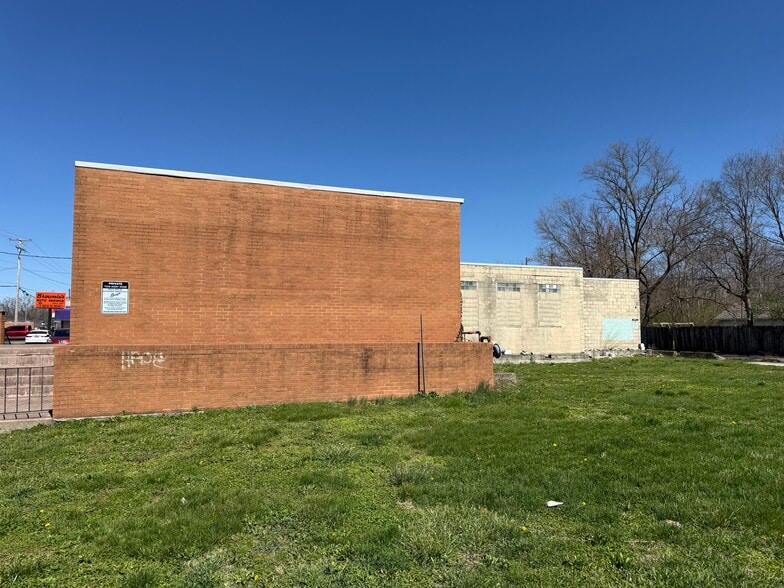 More Photos Of 5900 N Dixie Dr, Dayton Flex For Sale