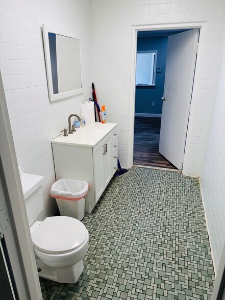 More Photos Of 163 Asten Rd, Clinton Warehouse For Sale