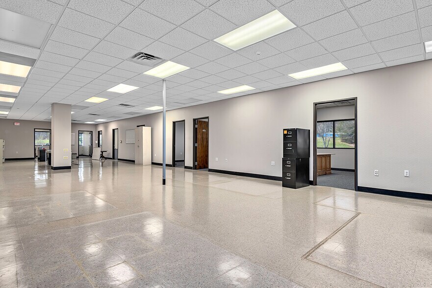 More Photos Of 2 Trident Dr, Arden Light Distribution For Lease