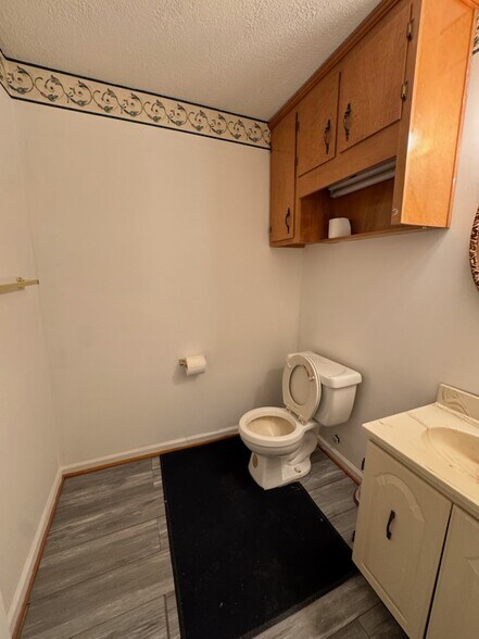 More Photos Of 1415 Cleveland Ave SW, Roanoke Warehouse For Lease