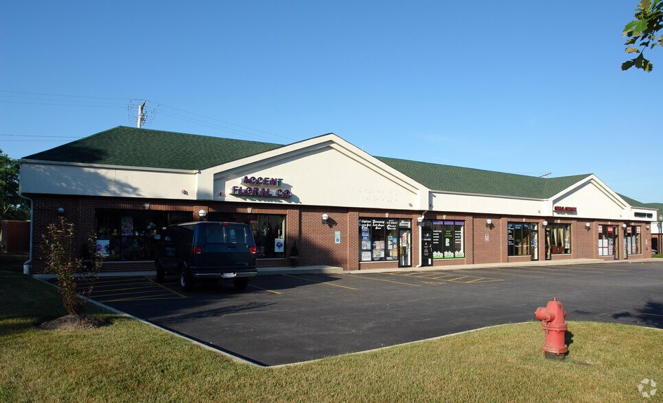 More Photos Of 104-128 Eastgate Dr, Algonquin Unknown For Lease