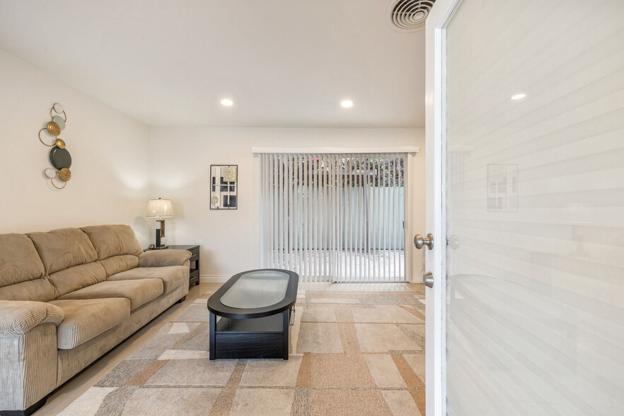 More Photos Of 1425 S Via Soledad, Palm Springs Apartments For Sale