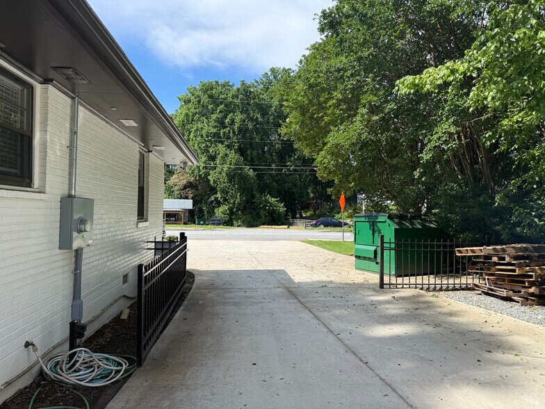 More Photos Of 137 Powers Ferry Rd, Marietta Office For Sale