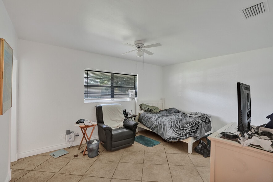More Photos Of 5706-5708 Lincoln St, Hollywood Multifamily For Sale