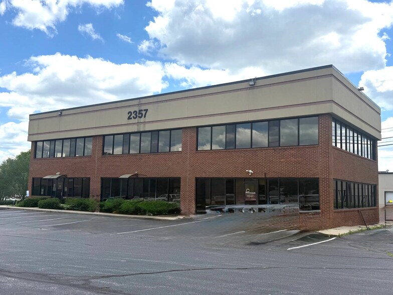 Primary Photo Of 2357 Huguenard Dr, Lexington Medical For Sale