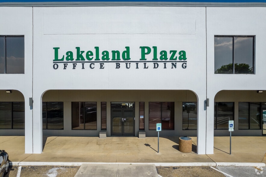 More Photos Of 1165 S Stemmons Fwy, Lewisville Unknown For Lease