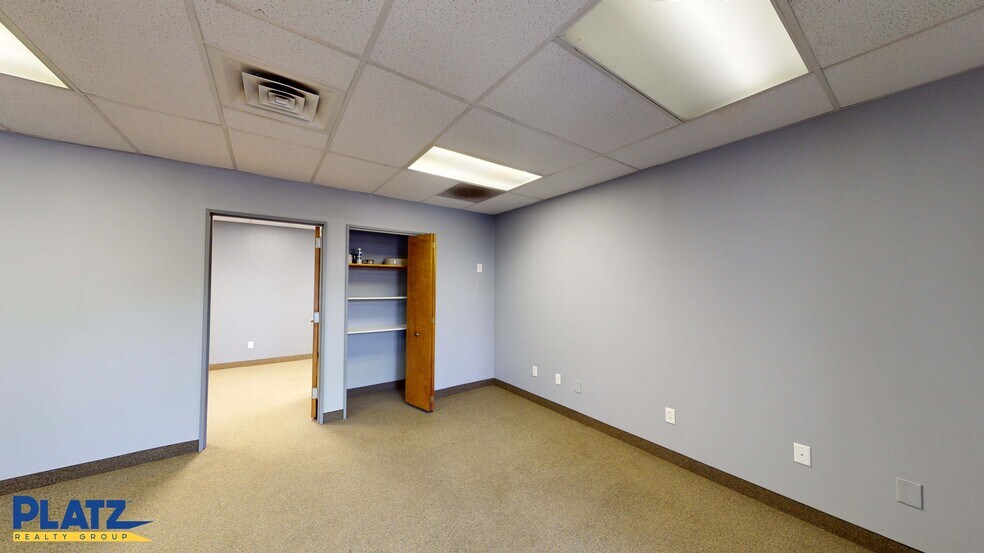 More Photos Of 4800 Market St, Youngstown Office For Lease