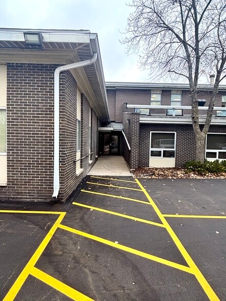 More Photos Of 529 S Jefferson, Green Bay Office For Lease
