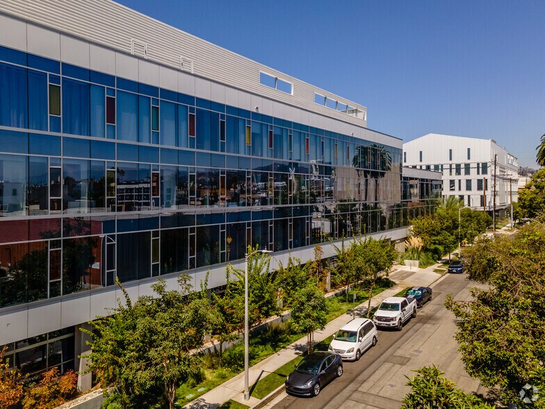 More Photos Of 959 Seward St, Los Angeles Office For Lease