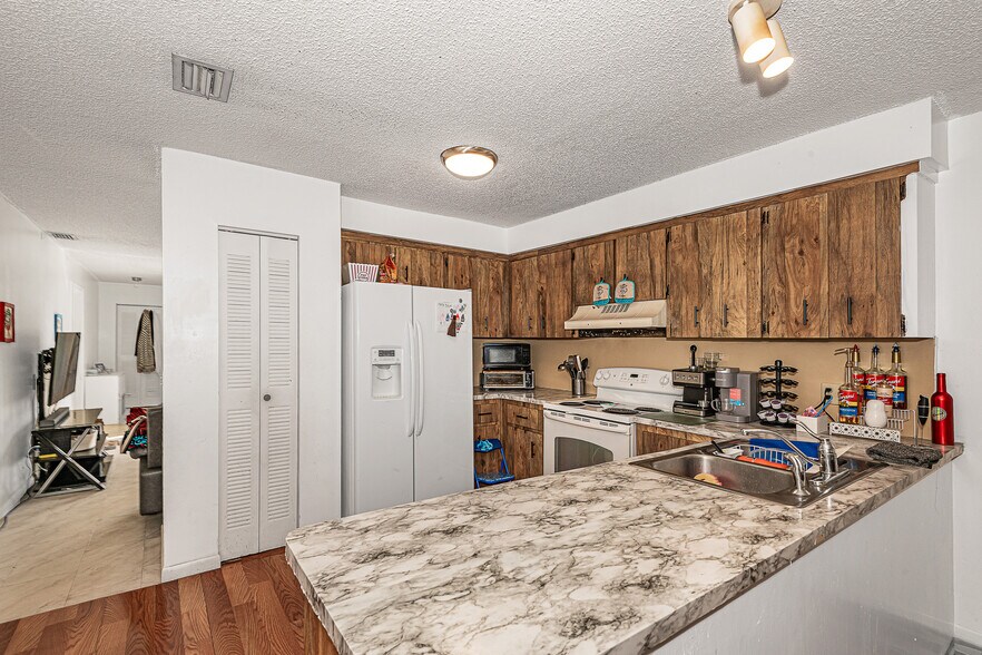 More Photos Of 3960 NW 110th Ave, Coral Springs Multifamily For Sale