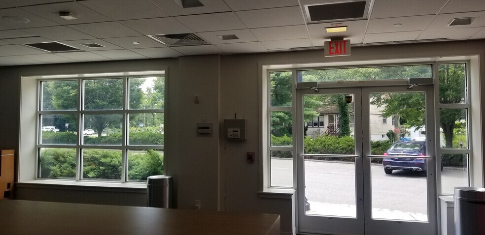 More Photos Of 551 Passaic Ave, West Caldwell Freestanding For Lease