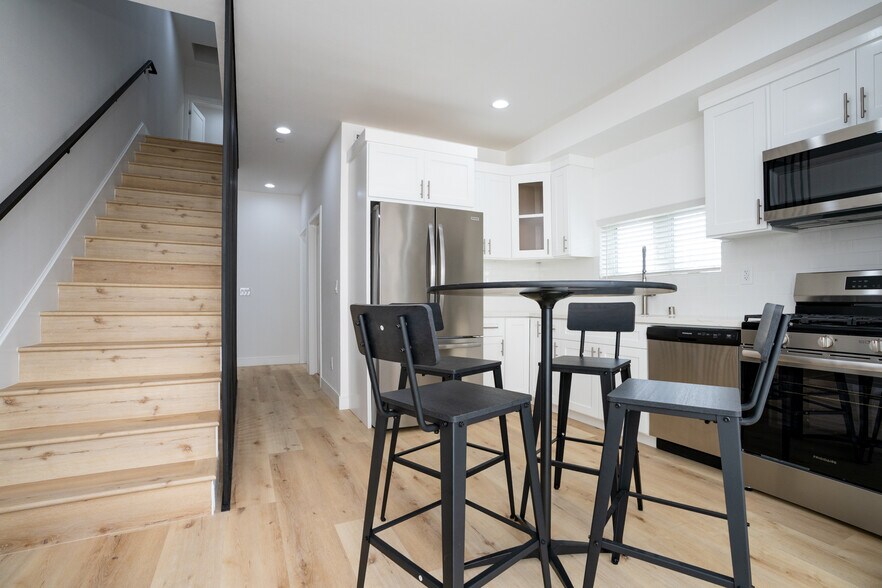 More Photos Of 1286 W 35th Pl, Los Angeles Apartments For Sale