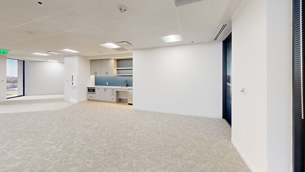 More Photos Of 17304 Preston Rd, Dallas Unknown For Lease