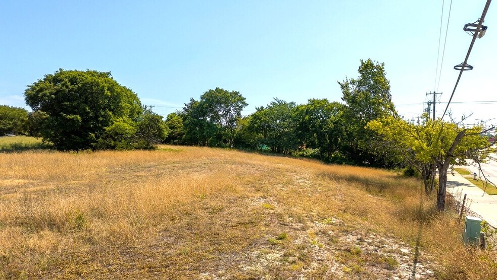 More Photos Of 417 E Danieldale Rd, Duncanville Land For Lease