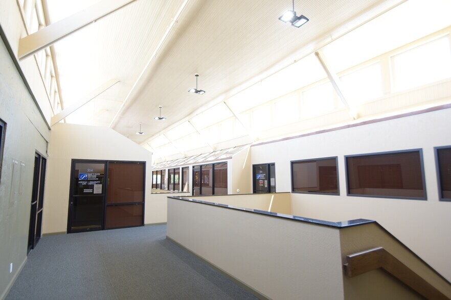More Photos Of 425 W 7th St, Hanford Office For Sale