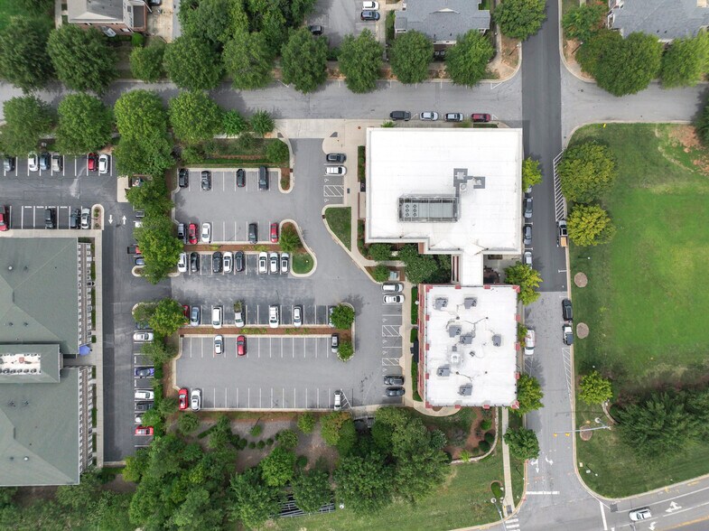 More Photos Of 4928 Linksland Dr, Holly Springs Office For Lease