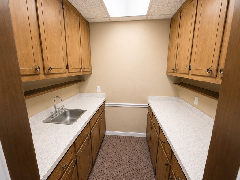 More Photos Of 202 Lafayette St, Pittsburg Medical For Lease