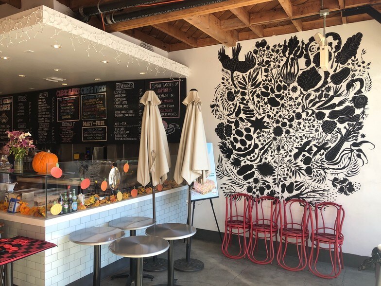 More Photos Of 7563-7565 Beverly Blvd, Los Angeles Restaurant For Lease