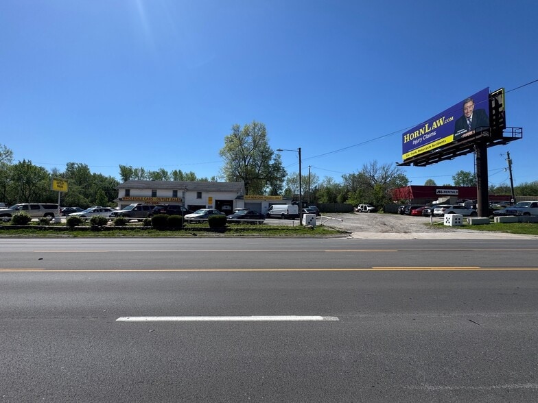 More Photos Of 14901 E Us Highway 40, Kansas City Auto Repair For Sale