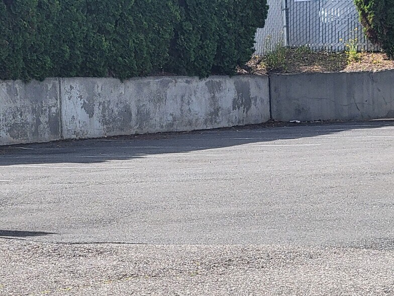 More Photos Of 11608 Airport Rd, Everett Office For Sale