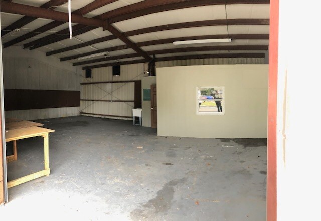 More Photos Of 1228 Fremaux Ave, Slidell Light Distribution For Lease