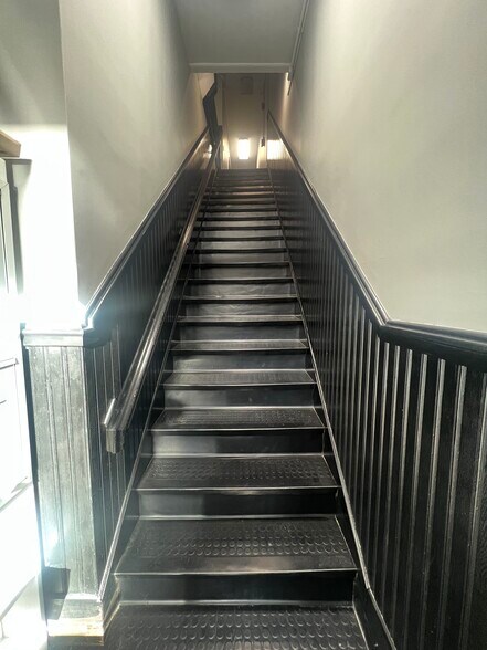 More Photos Of 337-339 Greenwich Ave, Greenwich Apartments For Sale