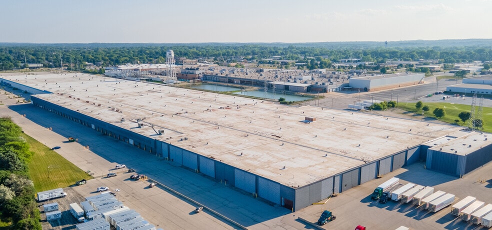 More Photos Of 11800 W Burleigh St, Wauwatosa Distribution For Lease