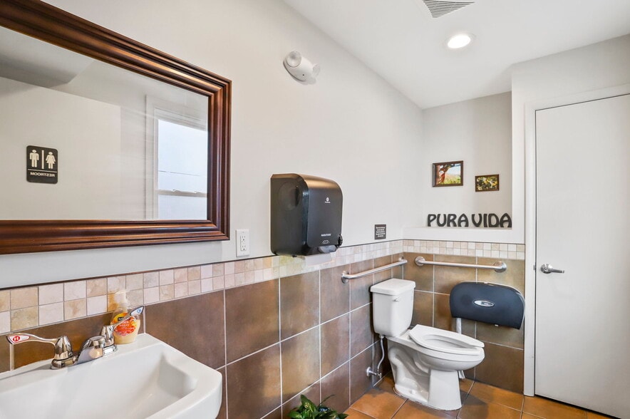 More Photos Of 14035 Pennsylvania Ave, Hagerstown Restaurant For Sale