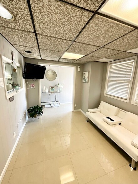 More Photos Of 523 Westfield Ave, Elizabeth Medical For Lease