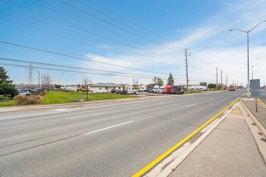 More Photos Of 140-160 Derry Rd E, Mississauga Office For Sale