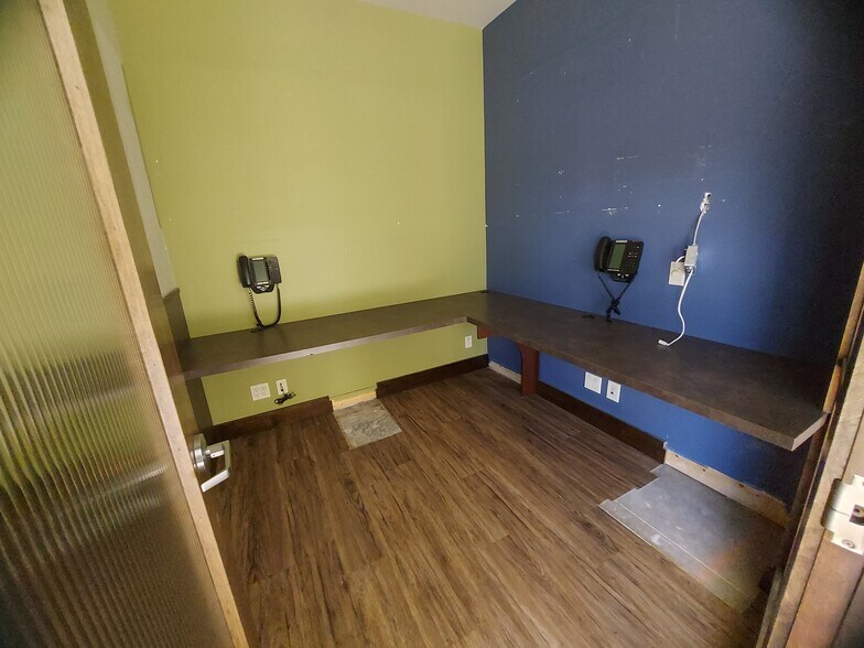 More Photos Of 5212 48 St, Red Deer Office For Sale