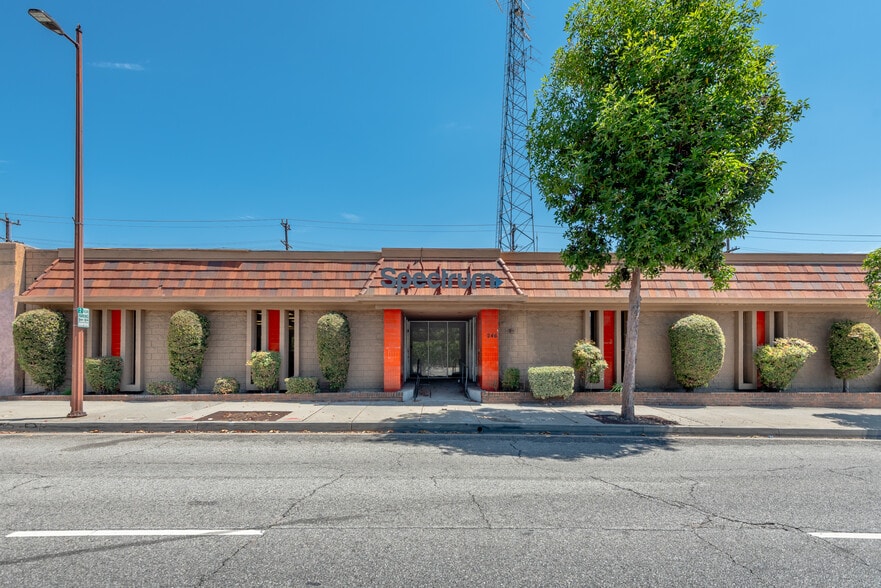 More Photos Of 6246 San Fernando Rd, Glendale Radio TVTransmission Facilities For Sale