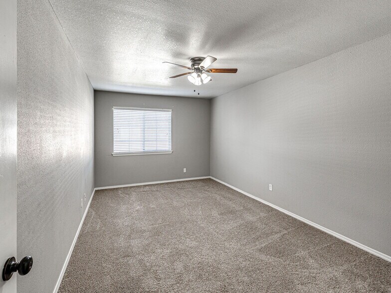 More Photos Of 2302 S 137th East Ave, Tulsa Apartments For Sale