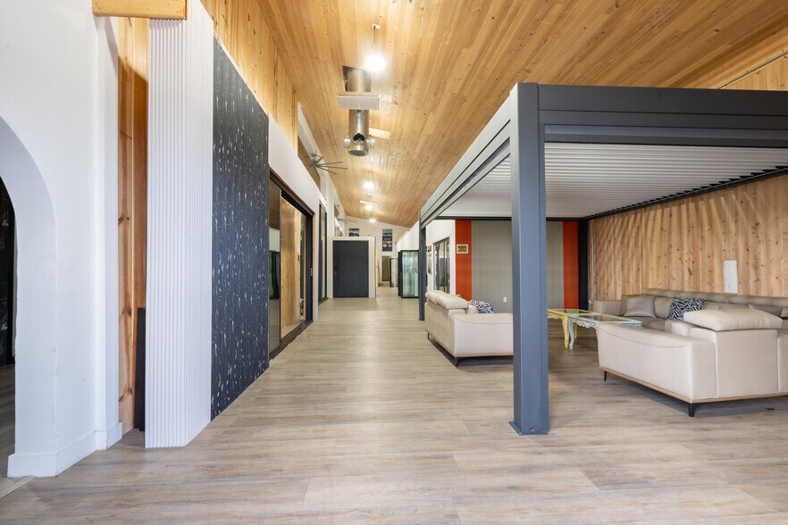 More Photos Of 4943-4941 Telegraph Rd, Los Angeles Showroom For Sale