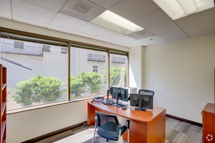 More Photos Of 350 W Colorado Blvd, Pasadena Office For Lease