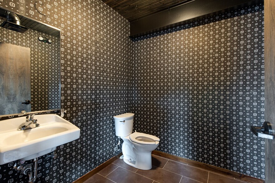 More Photos Of 1314 Jo Johnston Ave, Nashville Freestanding For Sale