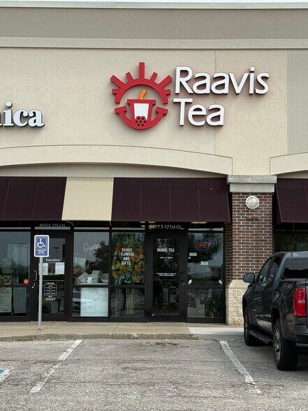More Photos Of 2557-2575 S 171st St, Omaha General Retail For Lease