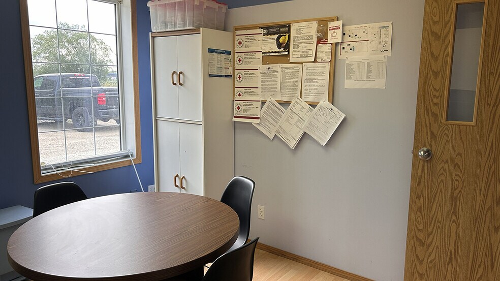 More Photos Of 270 Agri Park Rd, Oak Bluff Industrial For Lease