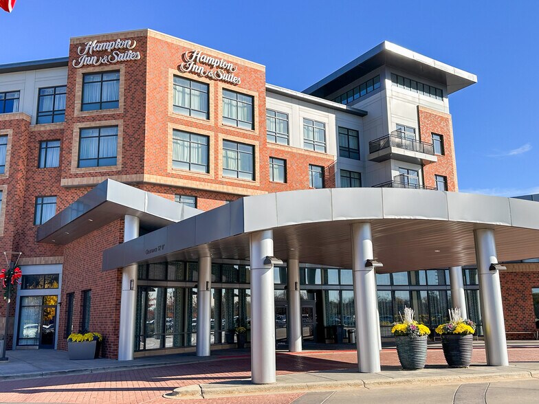 More Photos Of 999 Elmhurst Rd, Mount Prospect Unknown For Lease