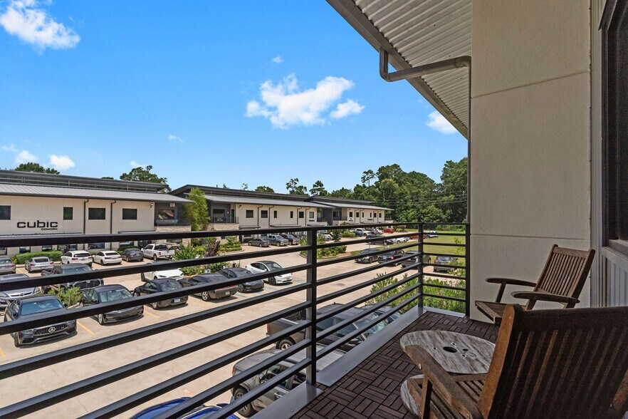 More Photos Of 1330 Rayford Park Rd, Spring Loft Creative Space For Lease