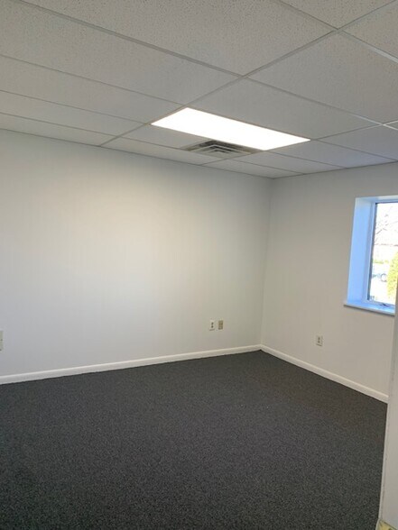 More Photos Of 1965 Stout Dr, Warminster Township Warehouse For Lease