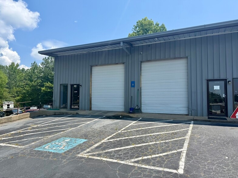Primary Photo Of 925 Cripple Creek Dr, Lawrenceville Warehouse For Lease