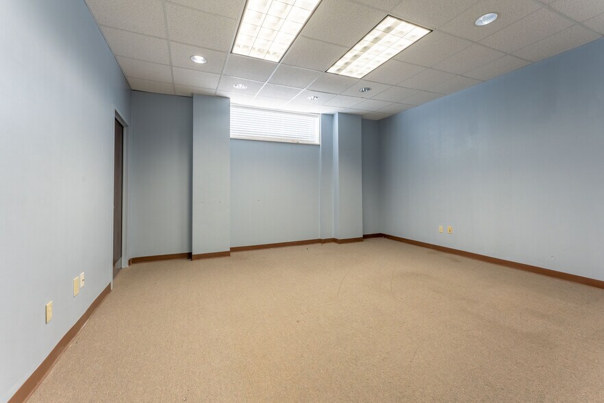 More Photos Of 7370 Chef Menteur Hwy, New Orleans Lodge Meeting Hall For Sale
