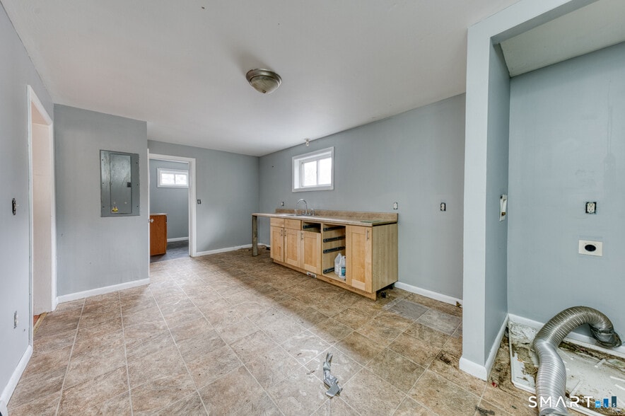 More Photos Of 860 Stafford Rd, Storrs Mansfield Industrial For Sale