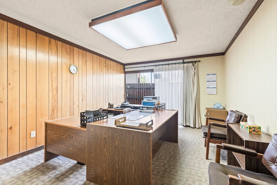 More Photos Of 411-413 N 2nd St, Yakima Office For Sale