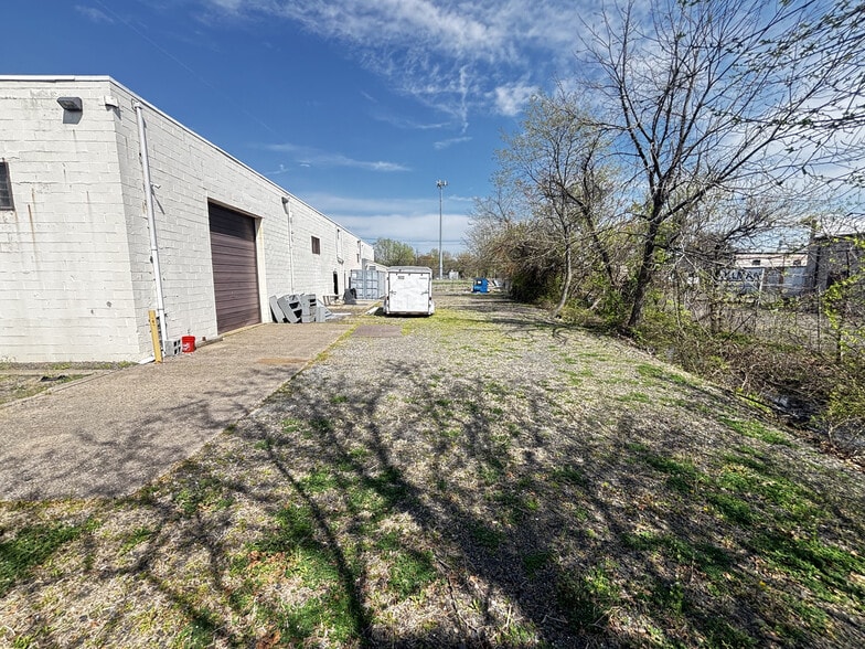 More Photos Of 950 Miller Ave, Croydon Warehouse For Sale